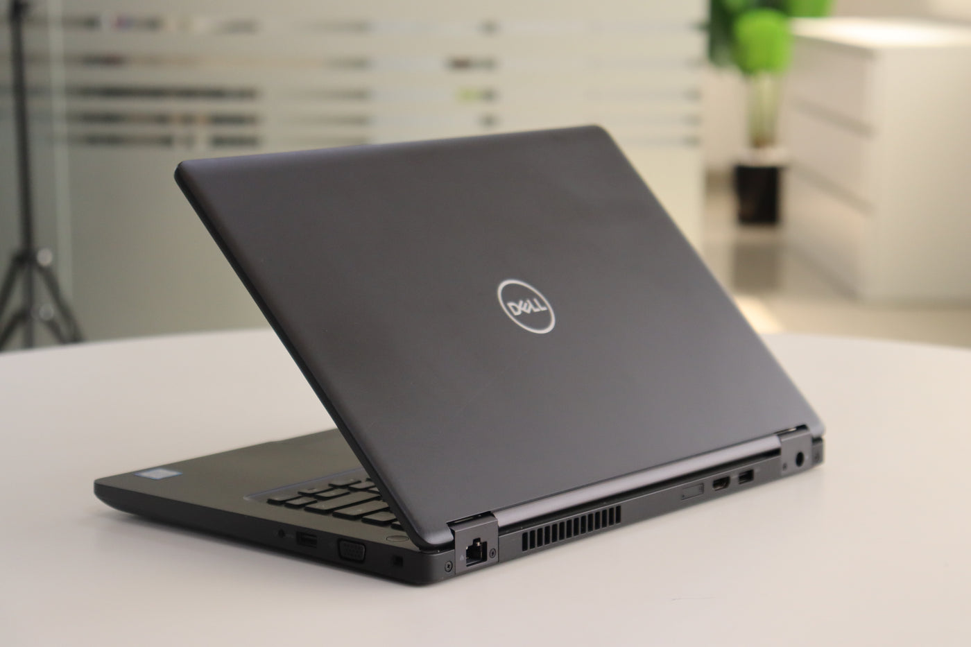 Dell Latitude 5490 Core i7 8th Gen, 16GB RAM, 256GB SSD, 14 inch photo 5 Dell Latitude 5490 Core i7 8th Gen, 16GB RAM, 256GB SSD, 14 inch photo 5
